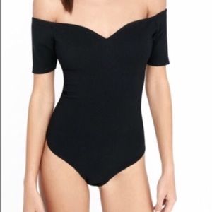 ✨EXPRESS Sweetheart Neck Off Shoulder Bodysuit